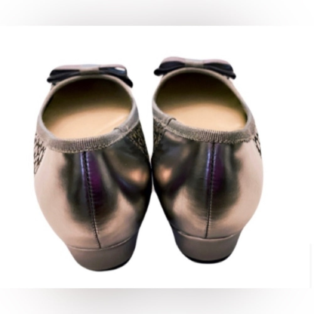 LOW PUMP PEWTER LEATHER HEELS