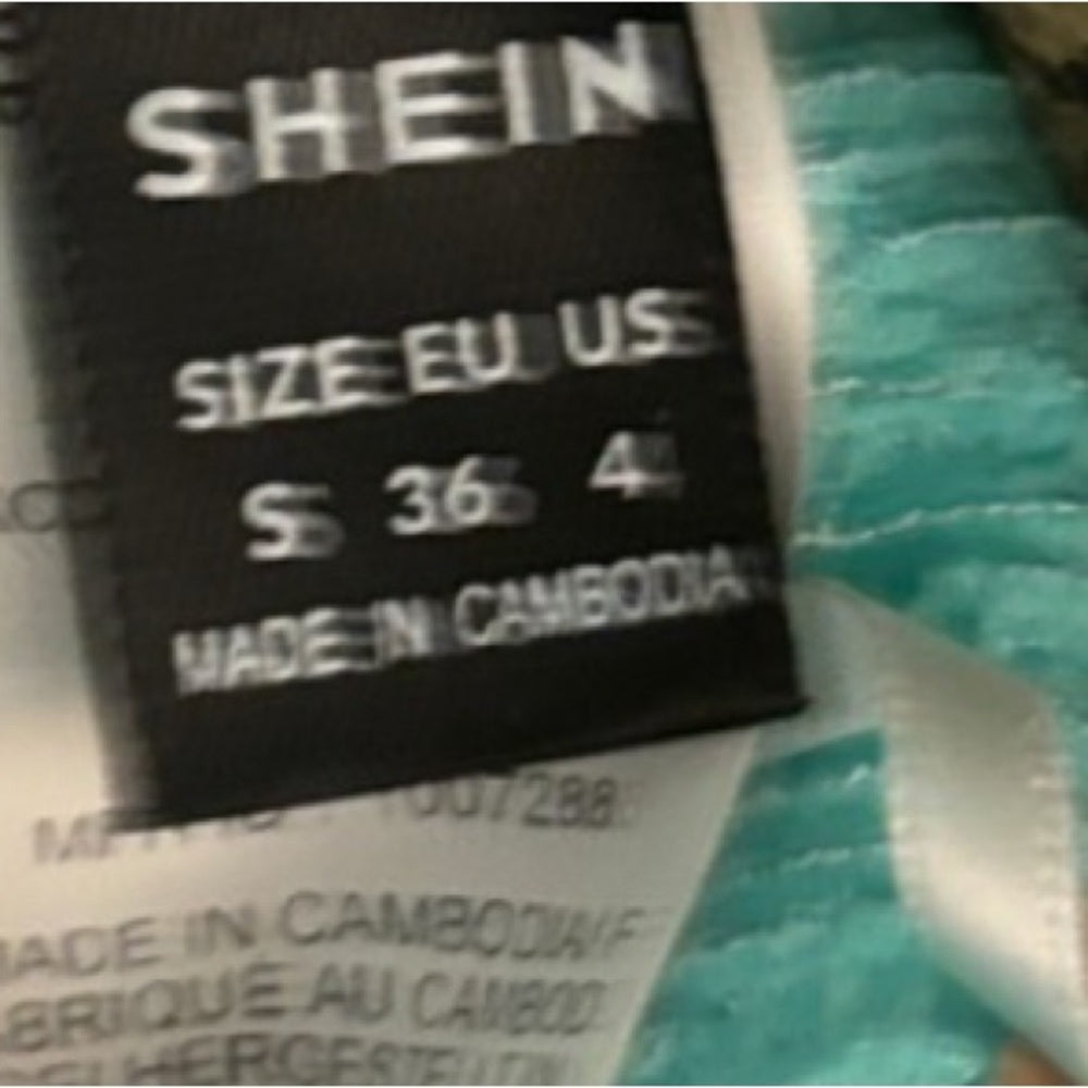 SHEIN Turquoise Twist Crop Top
